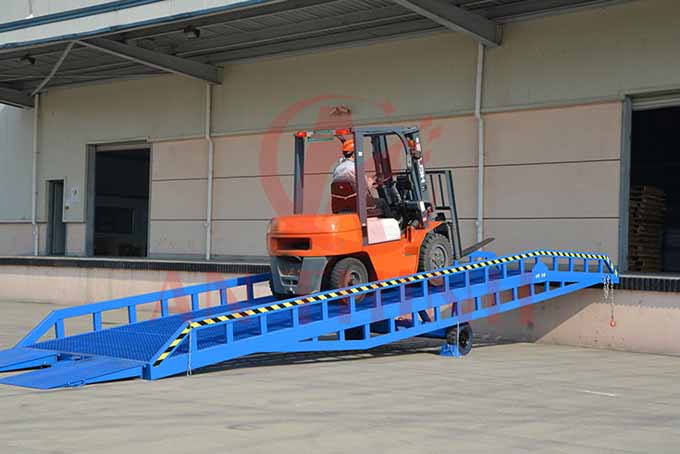 van-hanh-cau-dan-xe-nang1